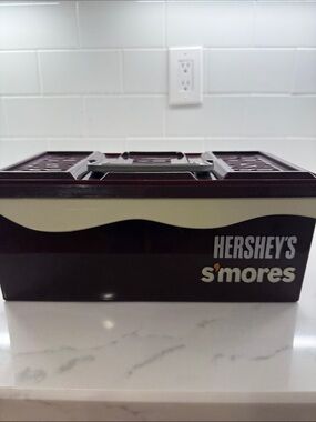 Hershey's S'mores Recipe/Storage Tin - Brown & Cream